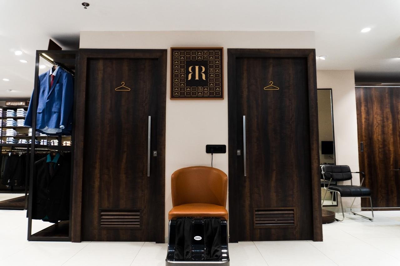 The Raymond Shop collection photo 19